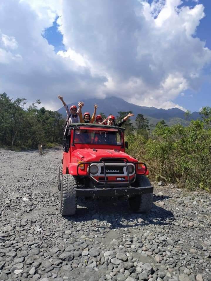 Lava tour Merapi dengan jeep