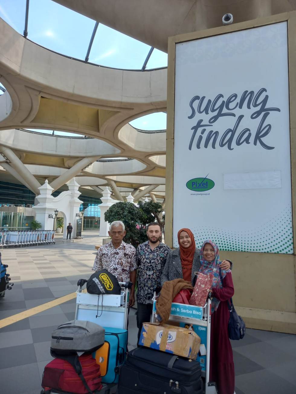 Pengantaran keluarga di Bandara YIA
